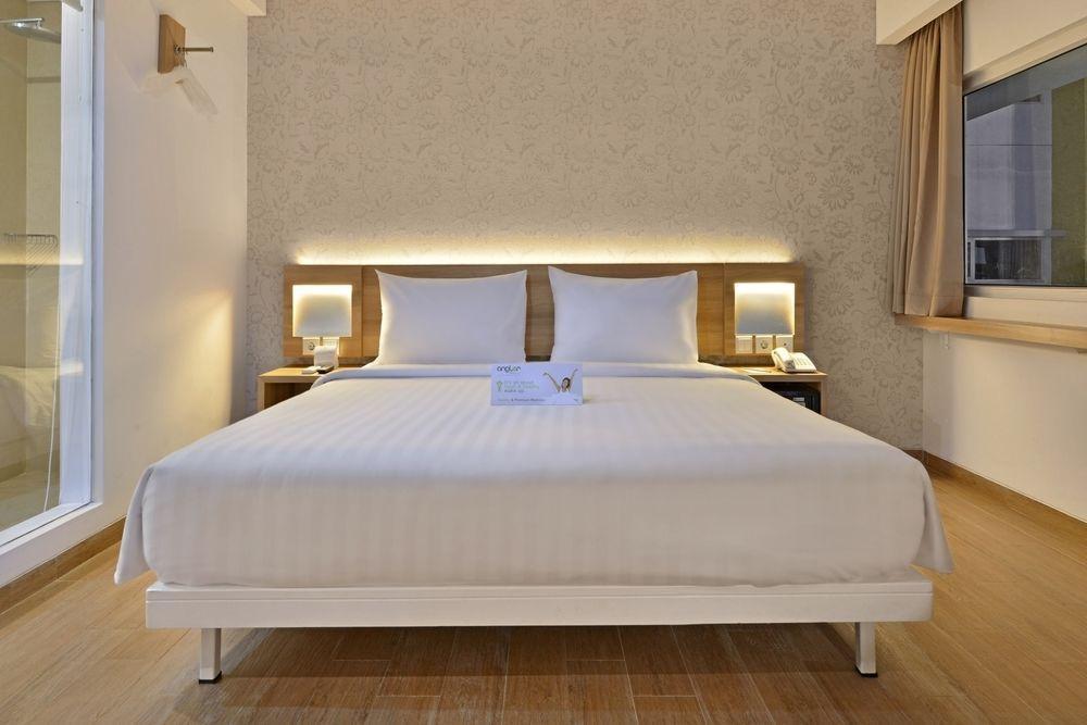 Whiz Prime Hotel Basuki Rahmat Malang Extérieur photo