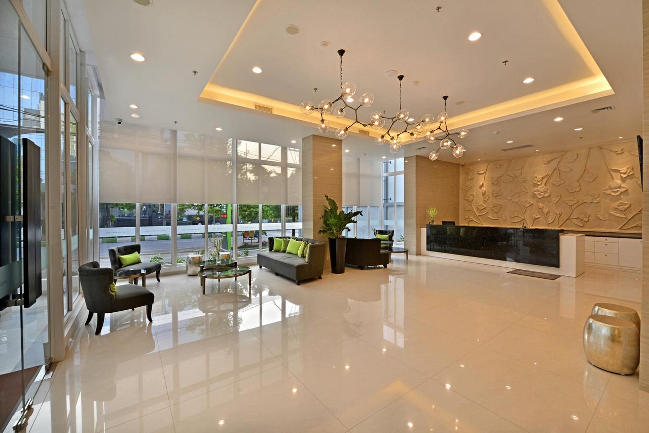 Whiz Prime Hotel Basuki Rahmat Malang Extérieur photo